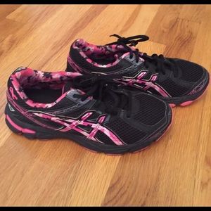 ASICS GT 1000 Limited Edition Breast Cancer